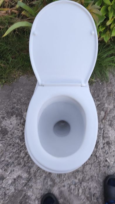 Muszla WC z deską odpływ tylni