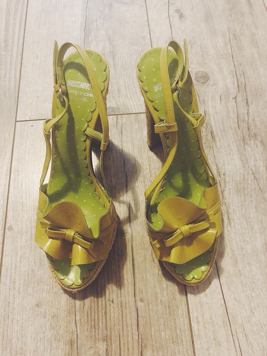 Sandały z kokardką Moschino espadryle 38