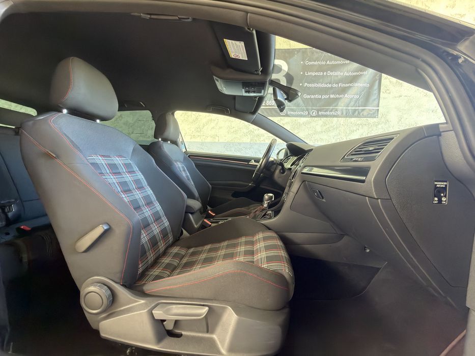 VW Golf VII GTI Performance DSG - Desde 305€ Mês