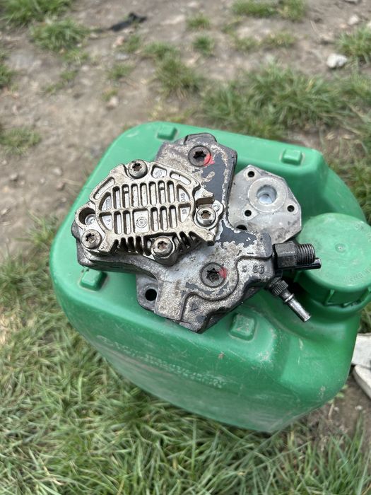 Продам Тнвд Киа Соренто 2.5 дизель 02-09 год