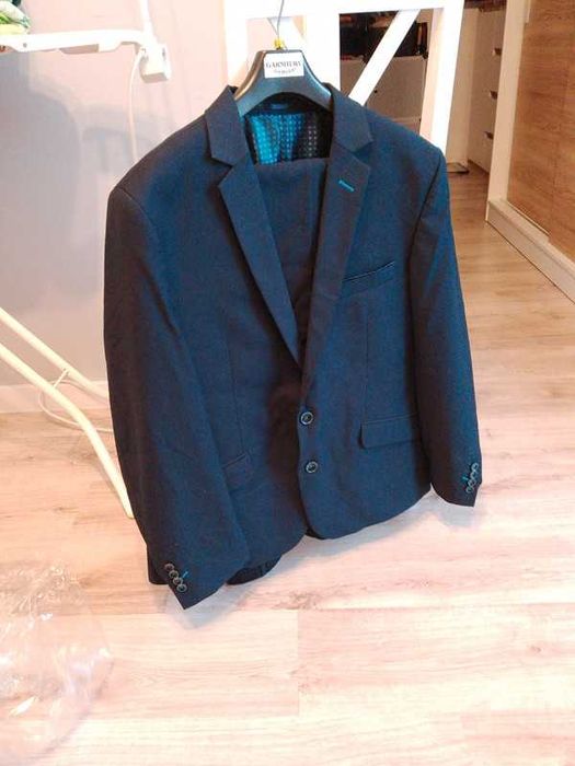 Garnitur granatowy marynarka plus spodnie