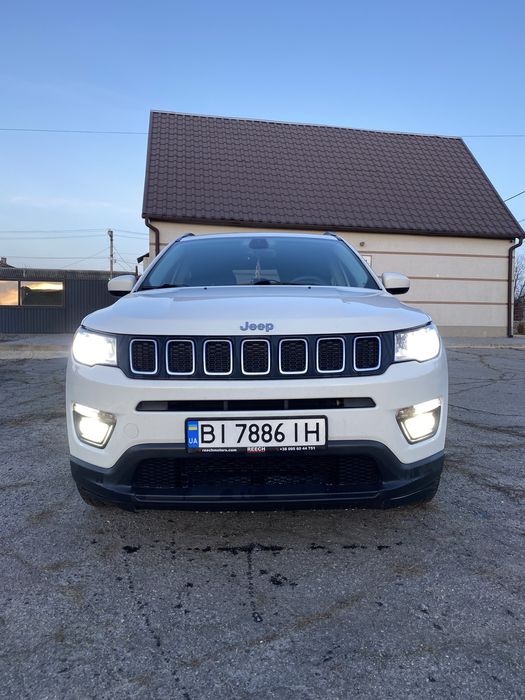 Продам власний автомобіль Jeep compas 2017