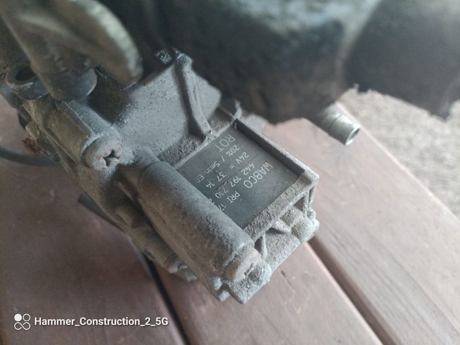 Zawór hamulcowy-modulator naczepy Wapco