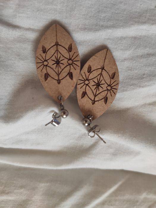 Brincos de madeira (hand made)