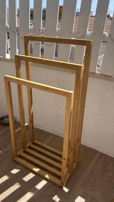 Porta-toalhas em bambu – 3 níveis – Como novo