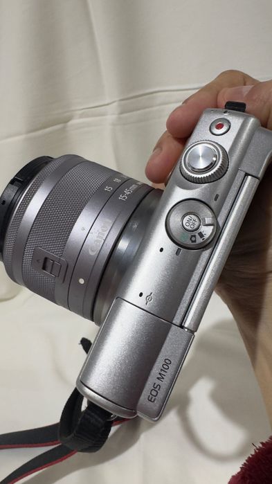 Câmera Canon M100