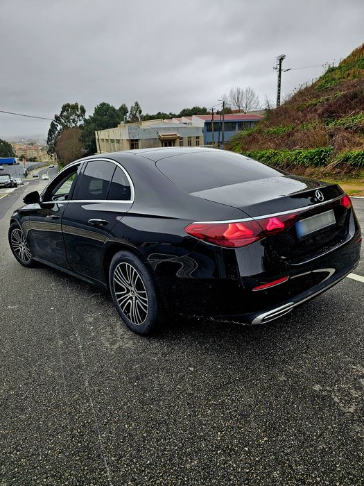 Mercedes-Benz E220 do ano 2024 novo modelo W214