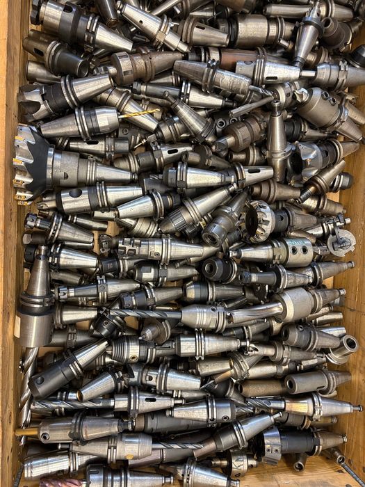 Тримачі інструментів SK40 до фрезерного верстату