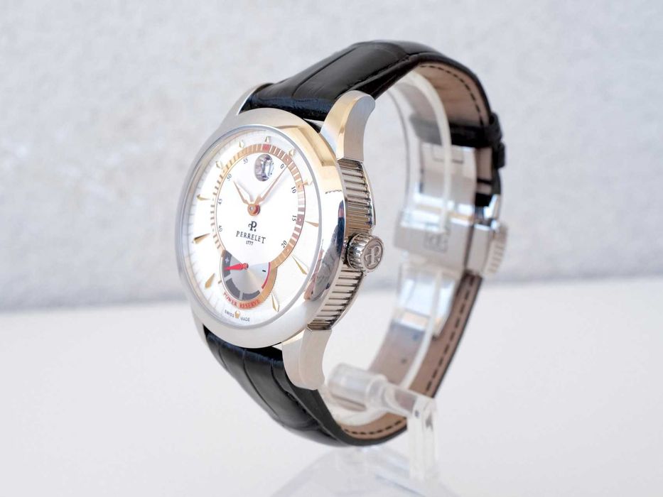 Date Power Reserve 40