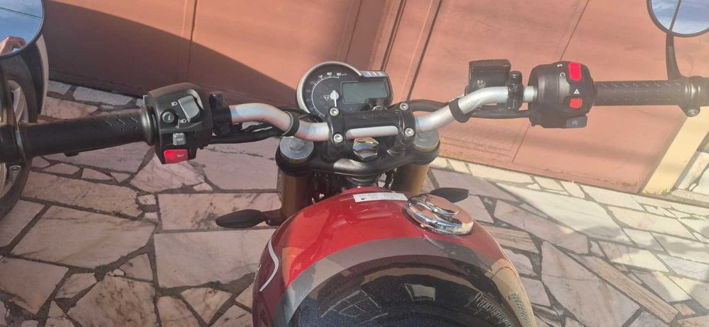 Mota Triumph Speed 400