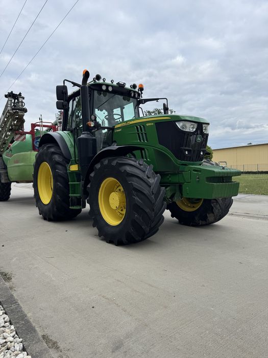 John Deere 6195M