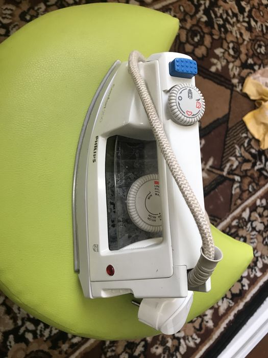 Электроутюг , утюг.