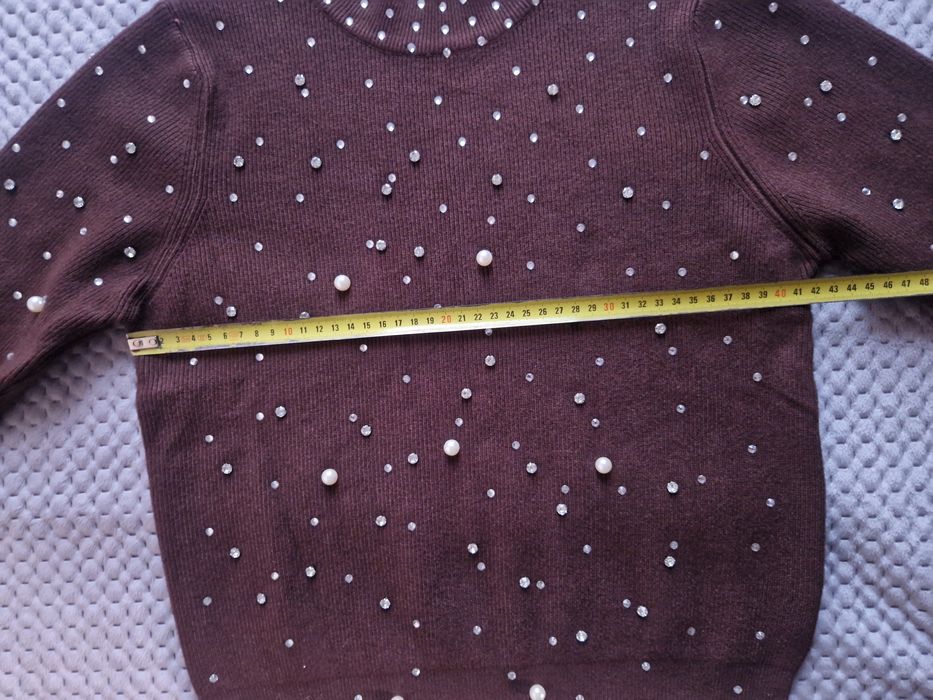 Sweter damski, zdobiony, rozm. S/M.