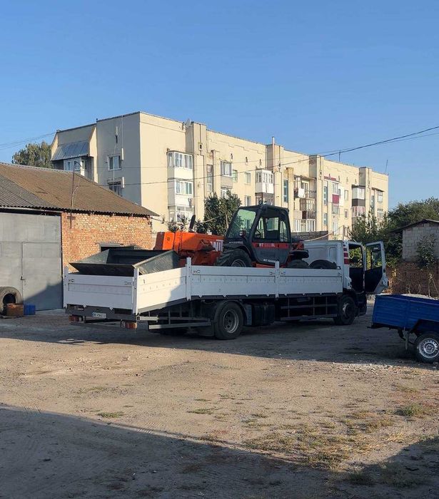 Послуги автоевакуатора для спецтехніки, вантажних автомобілів вантажів