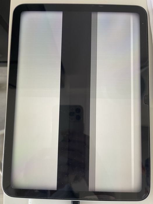iPad 11" (2025) A16 128 GB Wi-Fi Silver – uszkodzony ekran