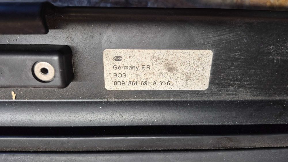 Rede Mala Audi A4 B5 Avant 8D Original 1996 a 1999 Ref 8D9861691AYL6