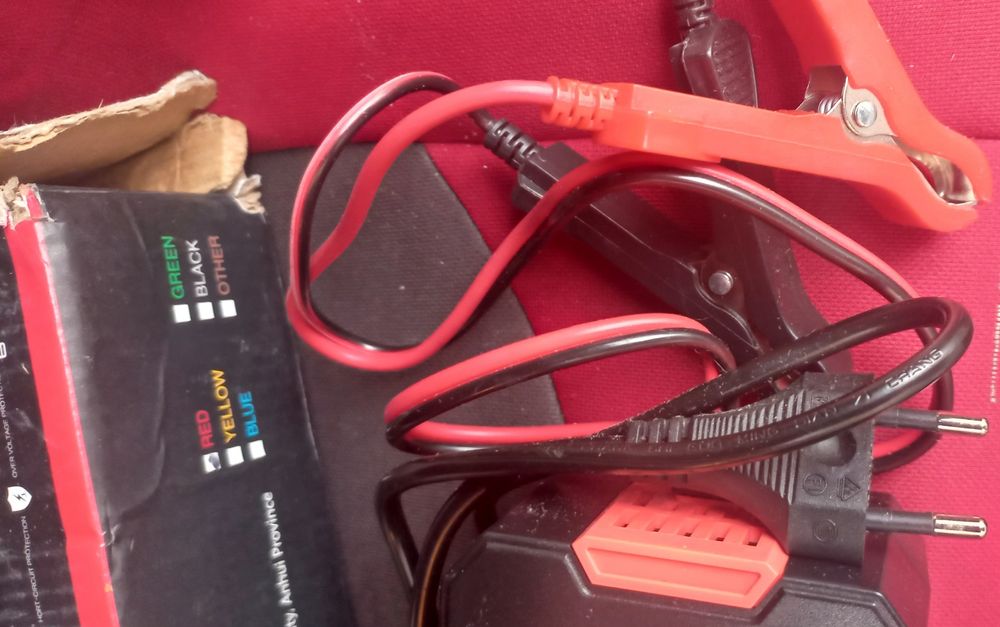 Carregador de Bateria para Ligeiros, Pesados e Motociclos