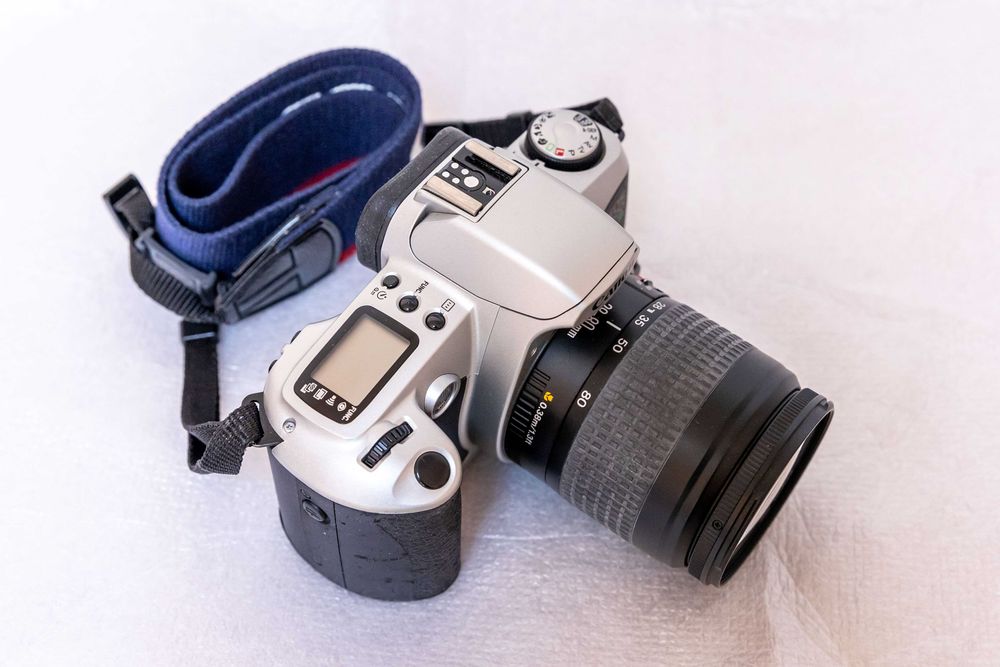 Canon EOS 500N + Lente 28-80 mm