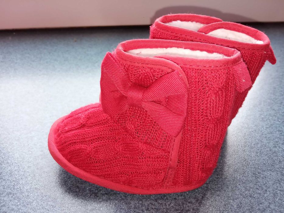 Kozaczki, buciki niechodki dla dziewczynki