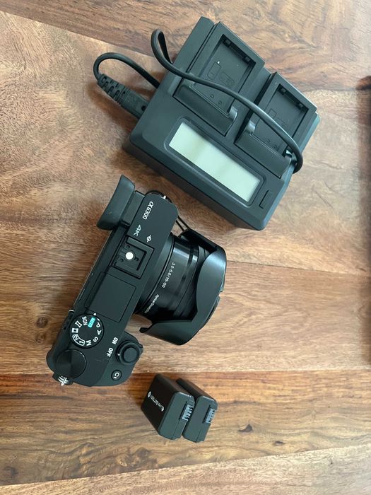 Sony Alpha a6300 + original lens + charger + extra battery