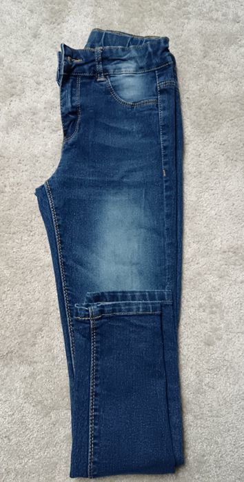 Ciemne Jeansy rurki 134