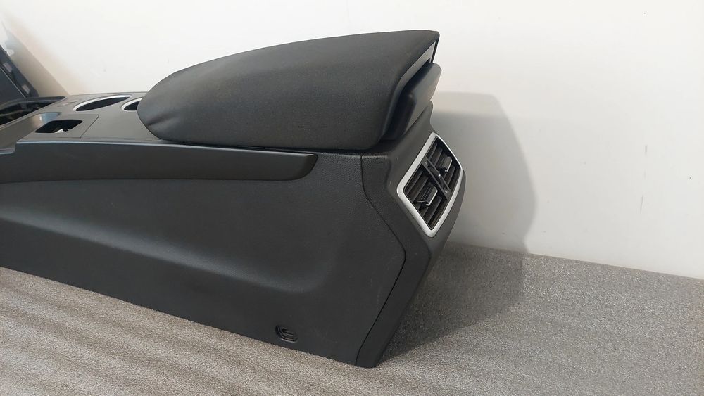 Consola central RENAULT Megane IV Grandtour (K9A/M_)