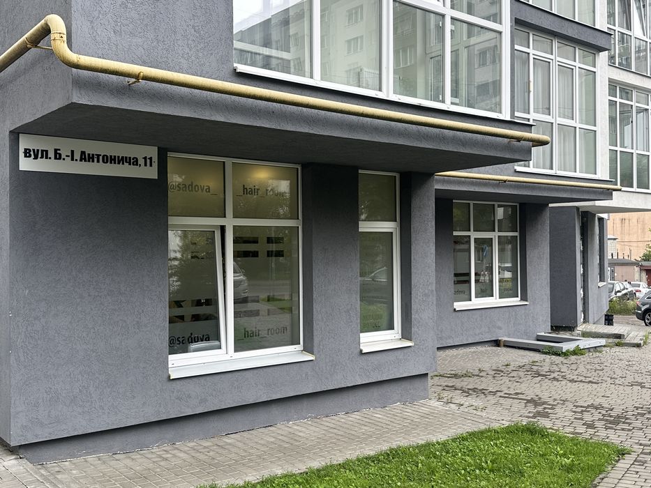 Оренда фасадного приміщення з євроремонтом — вул. Антонича 11, 95м2