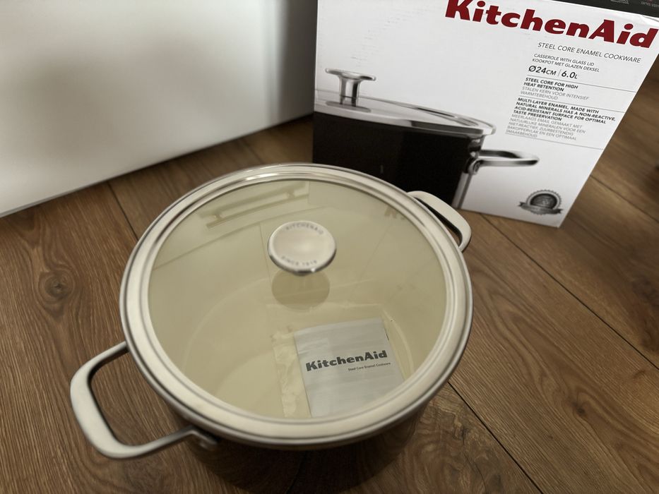 6L/24cm LUX garnek emaliowany z pokrywką Kitchenaid Steel Core Enamel