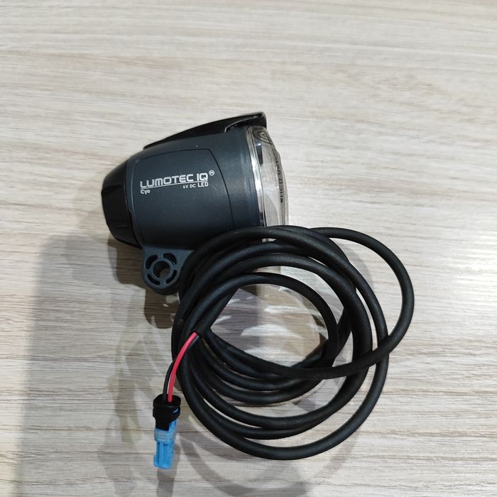 Lampa rowerowa LUMOTEC IQ