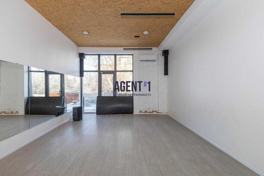 Нежитлове прим. 400м2, фасад, 1 поверх, Петропавлівська Борщагівка