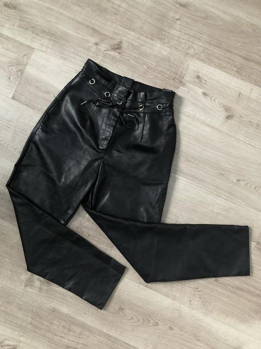 Черные кожаные женские штаны брюки штани прямые эко еко базовые zara