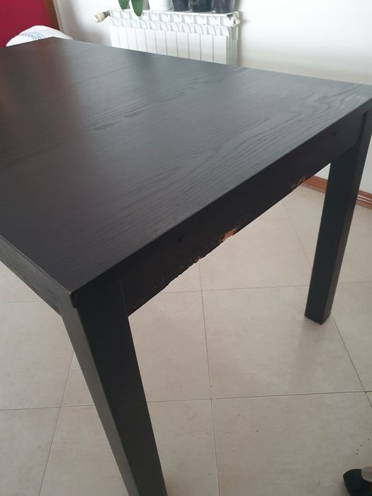Mesa extensível + possibilidade cadeiras
