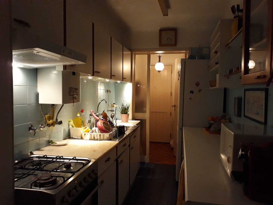 Quarto individual a estudante em Lisboa Carnide Colombo