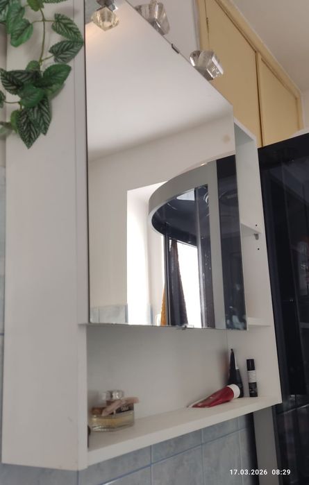 Szafka łazienkowa z lustrem i oświetleniem LED 70x70x15