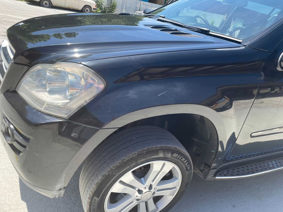 Крило переднє ліве/праве Mercedes GL X164 C197