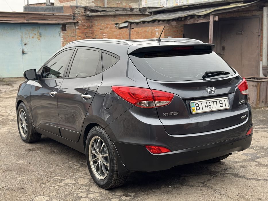 Продам офіційний HYUNDAI IX35 гбо повний привід