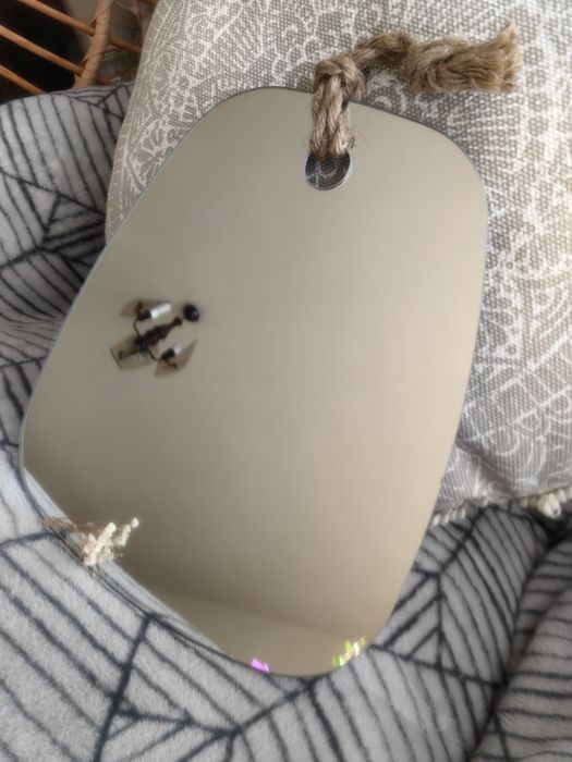 Lustro naścienne 25 x 30 cm