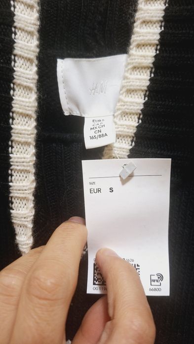 Теплий светрик H&M новий