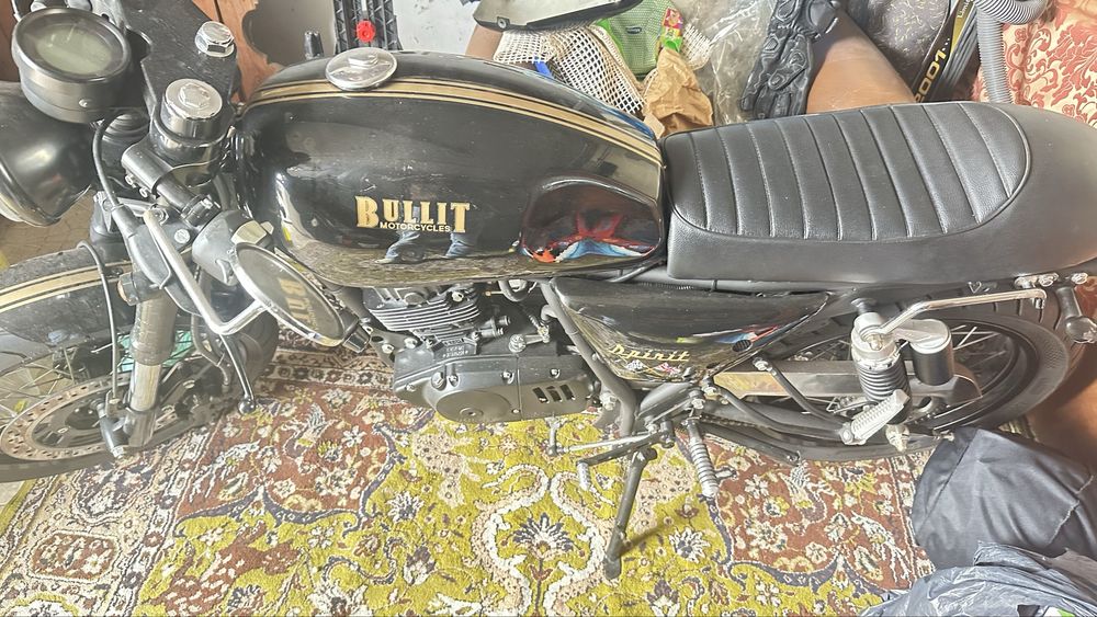 Moto bullit cafe race