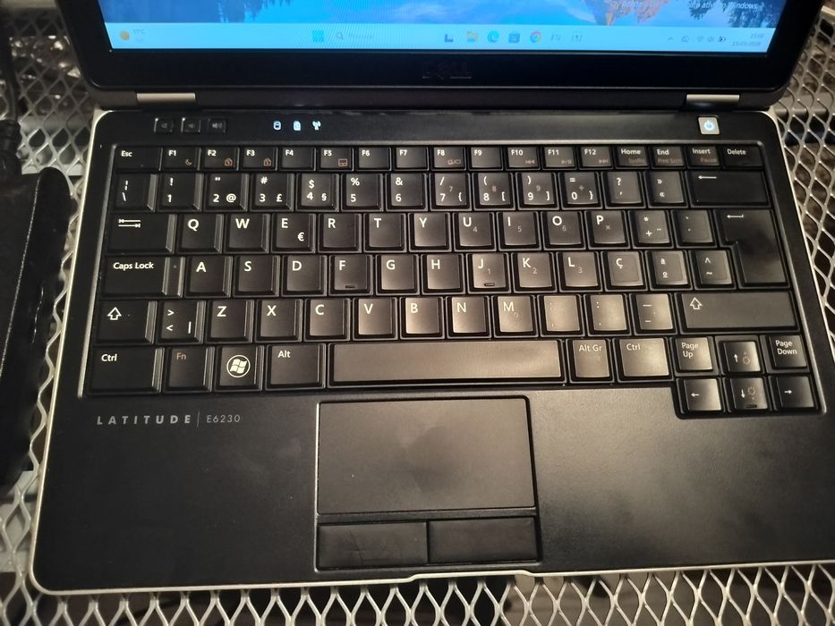 Dell Latitude E6230