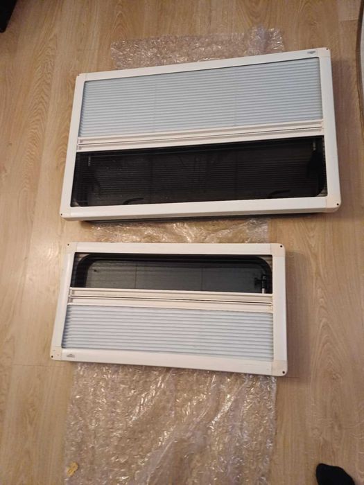 Okno uchylne w ramie   90x55  przyczepa kempingowa kamper