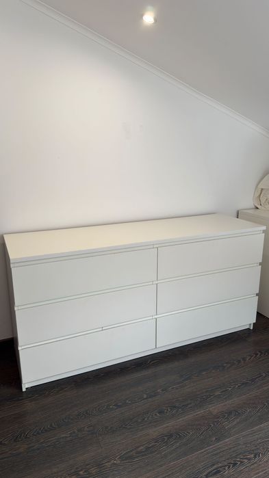 Cômoda Malm IKEA