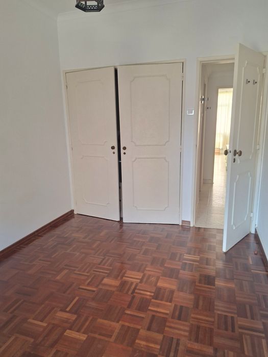 Apartamento T2  Queijas