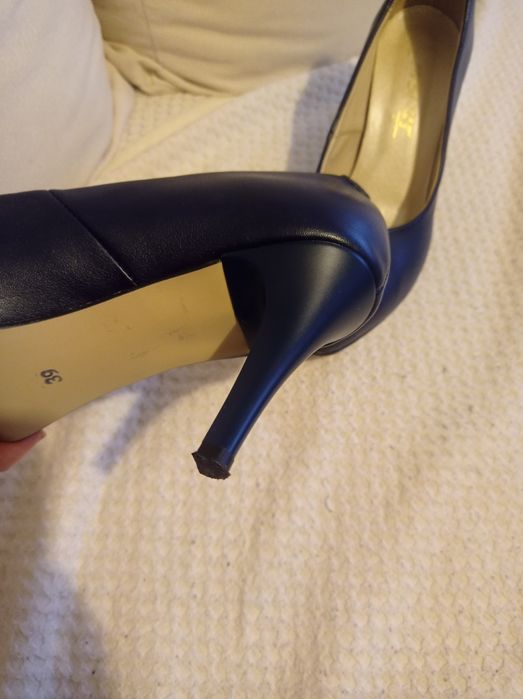 Buty damskie klasyczne 39