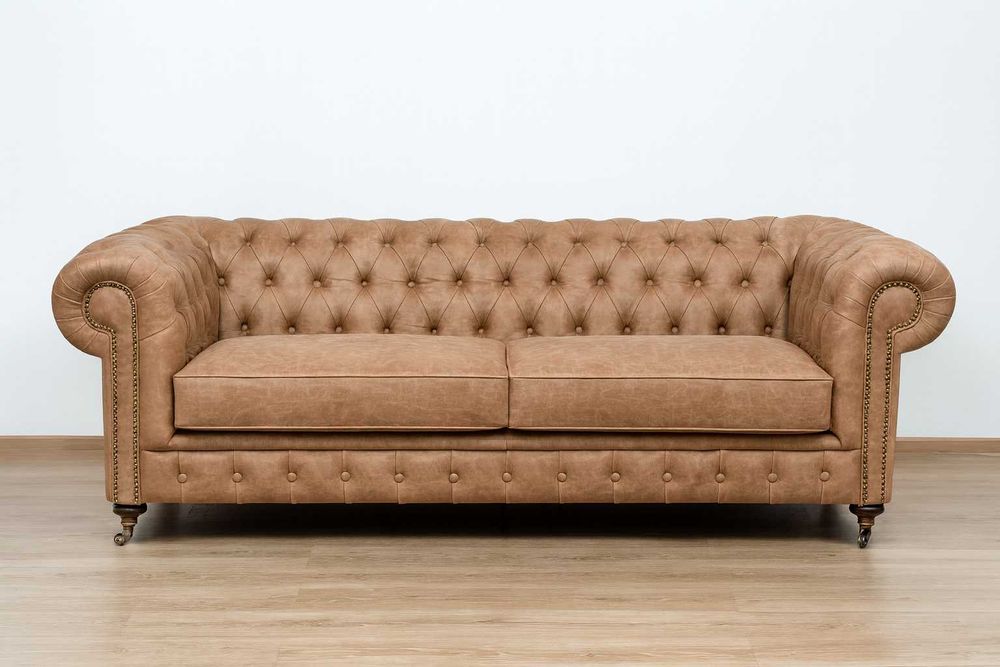 Sofá Chesterfield em pele envelhecida - NOVO