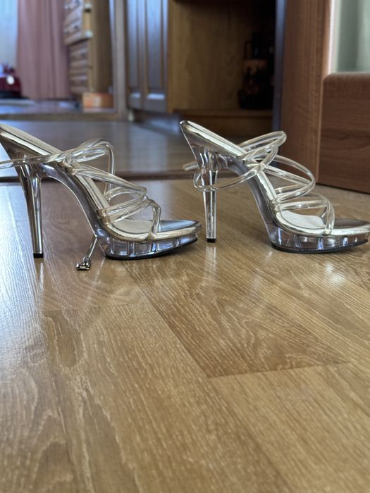 Стріпи прозорі каблуки