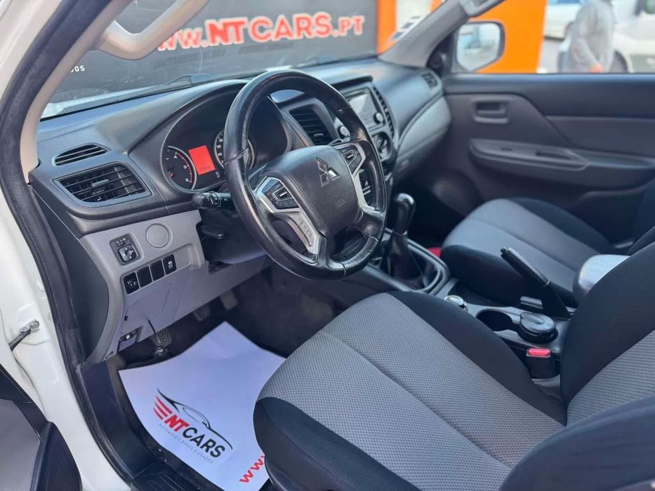 Mitsubishi L200 2.4 DI-D CD Invite 4WD