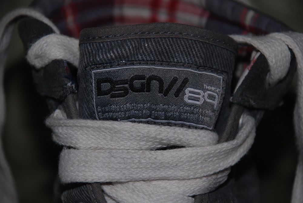 Trampki House. r. 44