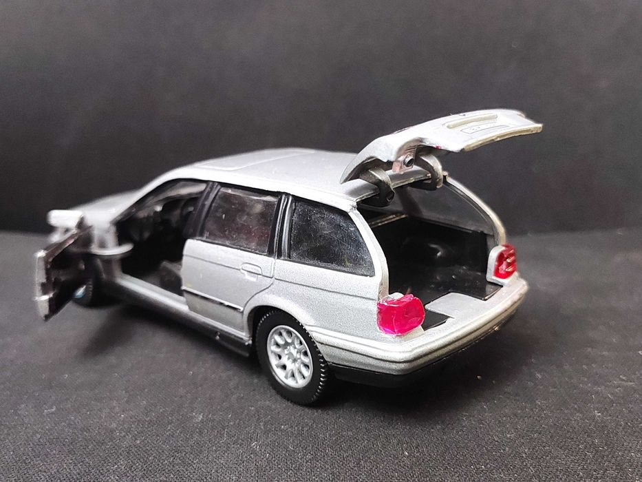 Модель авто BMW 325i Touring 1.32 Hongwell