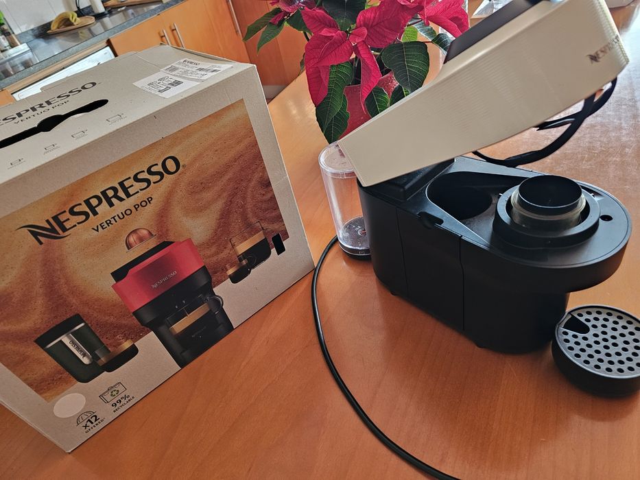 Máquina café Nespresso  Vertuo Pop